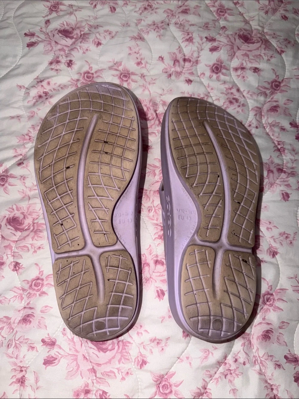 OOFOS Lavender Flip Flop Sandals | Size 10 Men / Size 12 Women